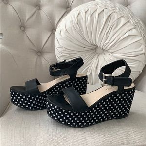 Restricted Polka Dot Wedges
